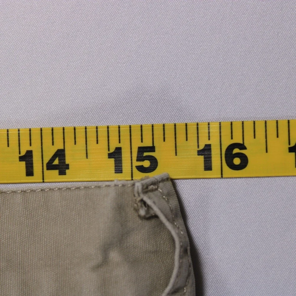 Eddie Bauer Shorts Womens 12 Beige Pockets Darrington Utility Hiking - 30.25x8.5 - Picture 3 of 10